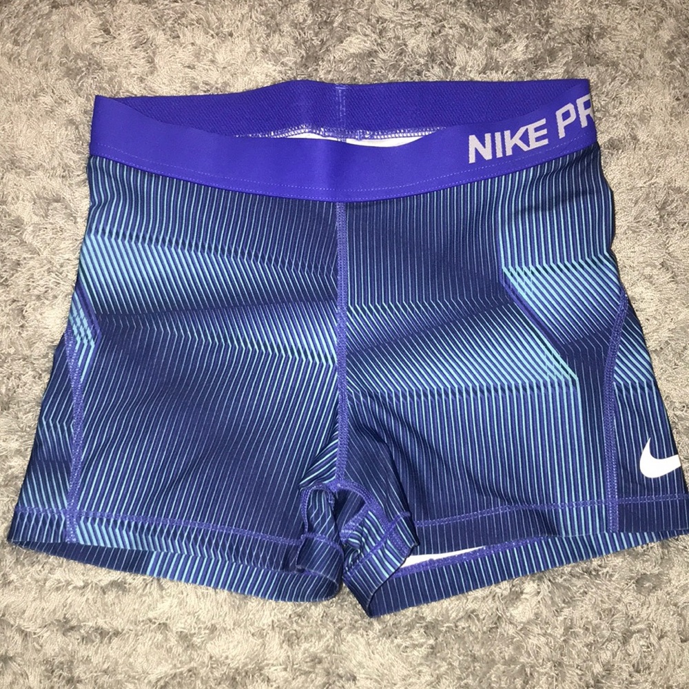 Blue/ Purple Nike Pros💜💙